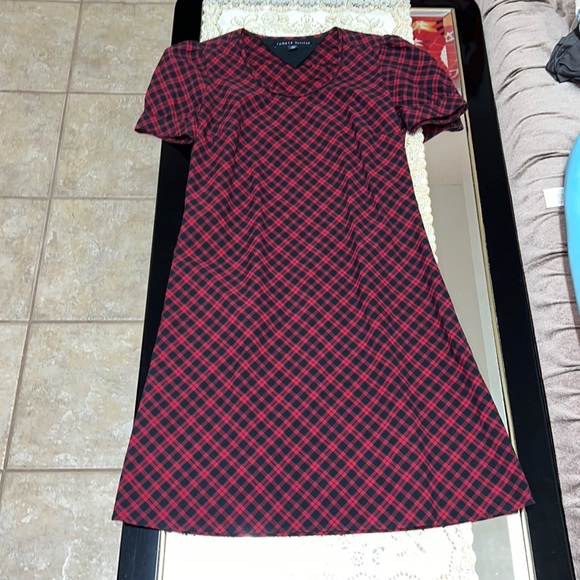 Tommy Hilfiger Dresses & Skirts - Tommy Hilfiger short-sleeved red and black plaid dress